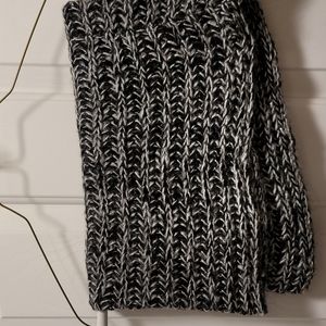 Black & White Cowl-neck Scarf
